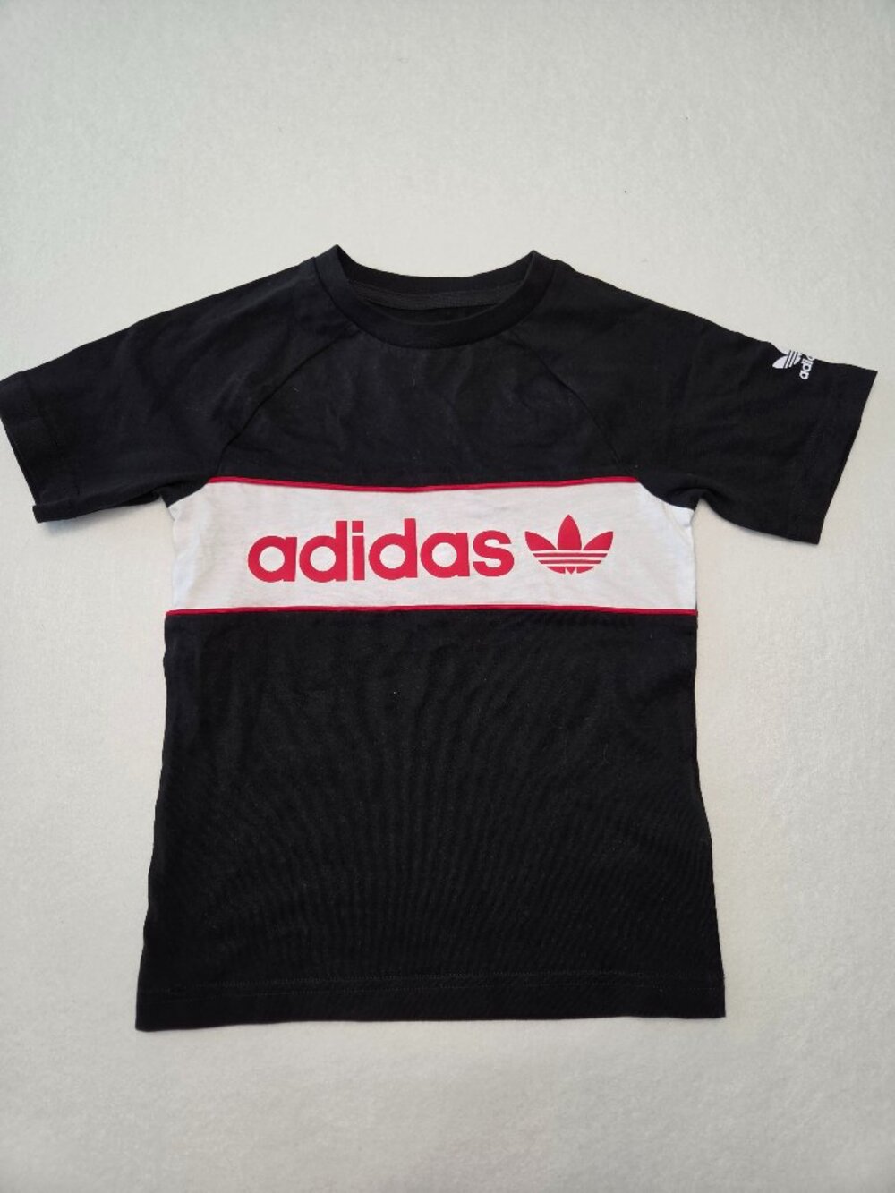 Adidas Originals Boys Short Sleeve T-Shirt Black White Red Size 4-5Y